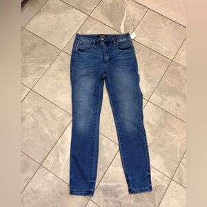 EUC like new Judy Blue 11|30 Skinny Fit dark wash jeans